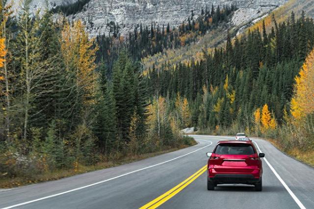 一人一车，奔赴山海：为什么越来越多人爱上独自自驾