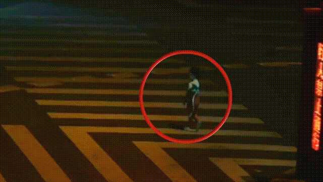 一起来飞车奥特曼服饰（奥特曼迷路）