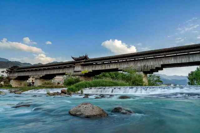 龙泉永和桥：三坊不和，知县调解，以和为贵，石桥易名