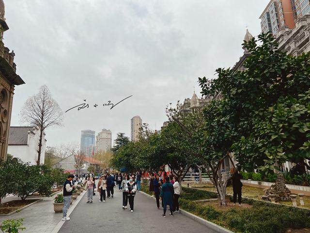 武汉有座“网红寺庙”，异域风情满满，游客还以为穿越到国外？