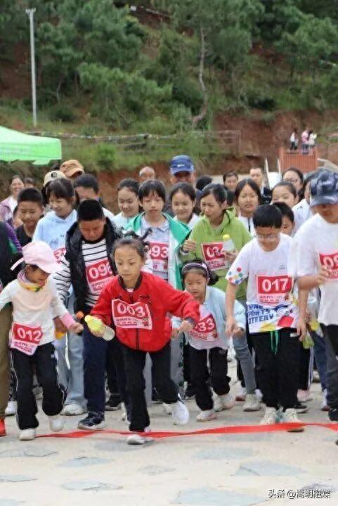 双节同庆 畅享嵩明丨杨桥西山：徒步比赛、马术垂钓、户外露营、民族打跳……超多活动等你来！