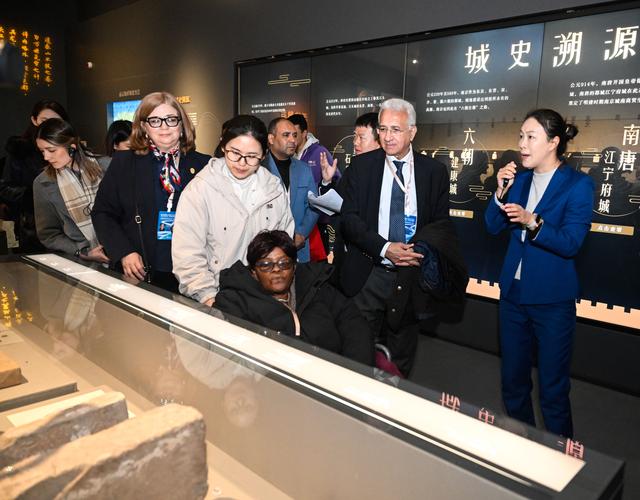 文明共启：世界滨水城市的文脉守护与生态共荣