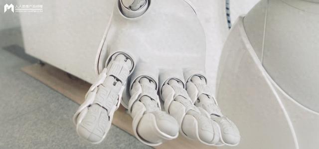 AI 聊天离萨曼莎差远了：缺主动少记忆，懂你不打扰才是方向