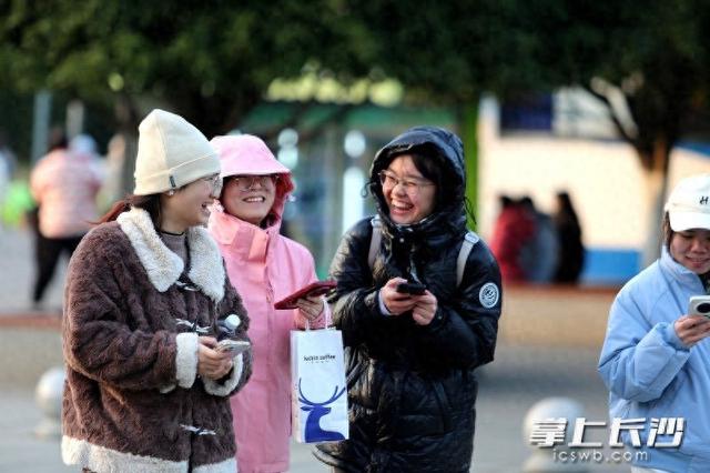 组图｜又是好天气，市民乐游园