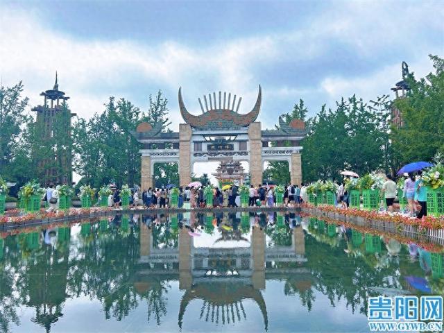 游客量增长五成多！7月以来天河潭景区吸引游客超60万人次