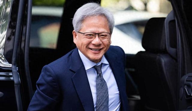 美国霸权要变现了？15%中国收入变保护费，专家：下一步军工