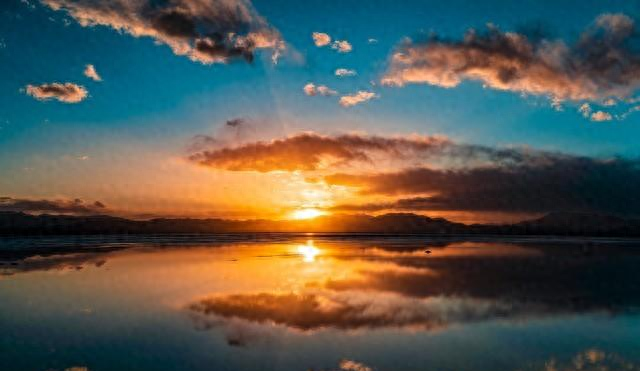 女人主动“勾”你时，张口多半是这2句，别傻愣愣听不懂