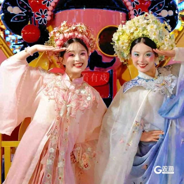 趣玩双节，十一假期青岛山海间不夜城主题街区好戏连台
