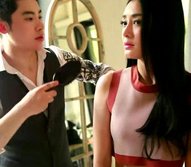 优优化妆（42岁沈佳妮在上海宴请好友）