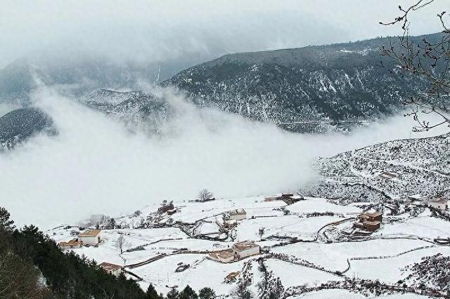 一山藏四季，一眼入画中！红拉山冬日限定浪漫上线