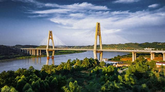 重庆惊了，泸州馋了，宜宾怎么就变成了全国人民向往的酒都水乡