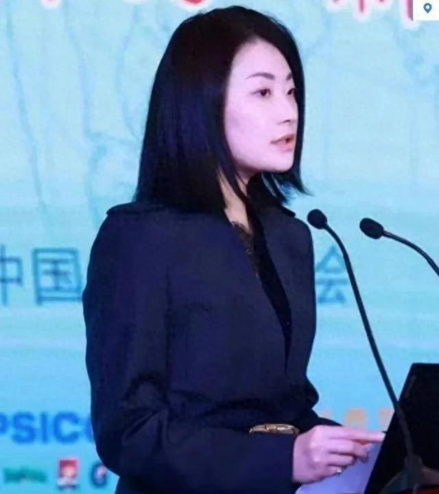 宗馥莉“十一”前辞任娃哈哈董事长：商标争议引离职“娃小宗”