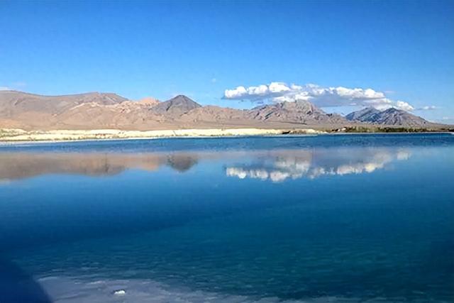 邱华栋：天空之镜“茶卡盐湖”