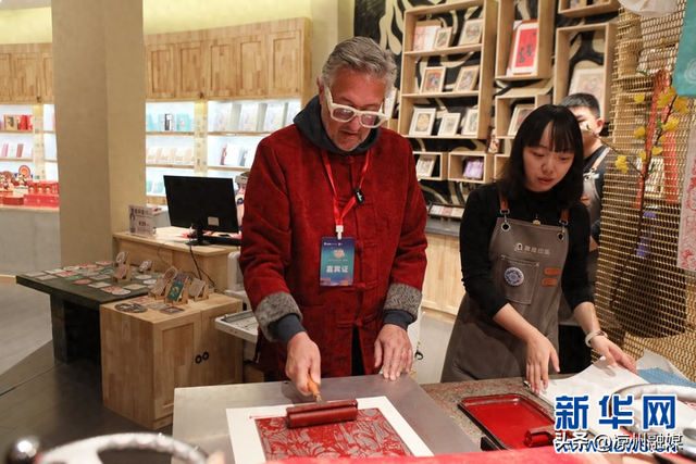 甘肃文旅新玩法大赏！去沙漠种树、当“壁画师”、看万面镜子追太阳……