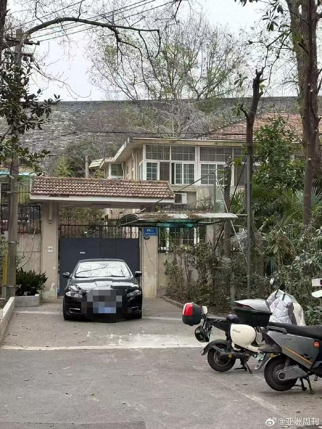 风暴眼丨国宝的“新衣”：南京博物院藏品流转迷局