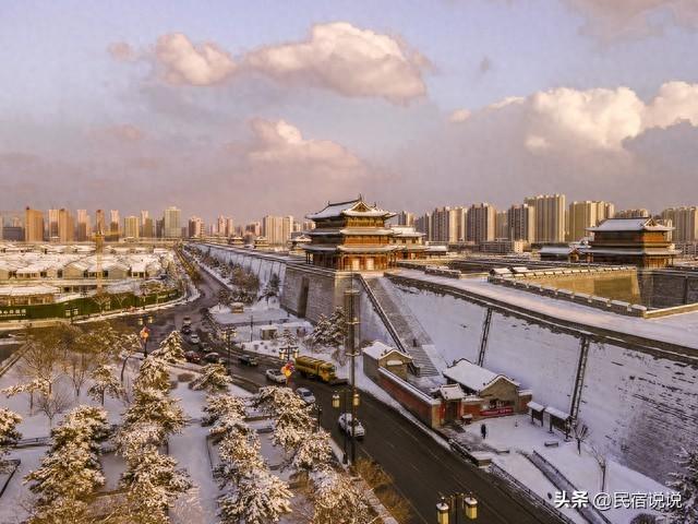 山西大同爆火，就因为冰雪加古建。