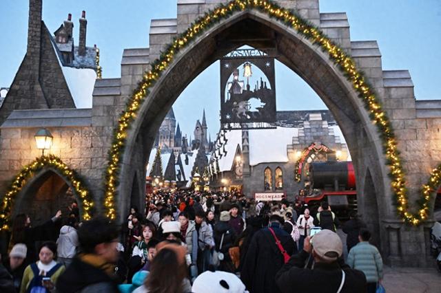 环球度假区开启冬日童话模式