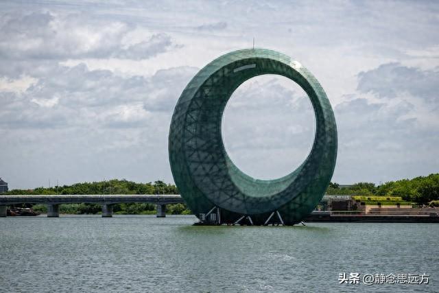 退休后跟着儿子到厦门生活了一年，说实话，我羡慕这的生活了