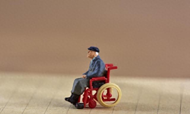 阿尔茨海默症老人突然“正常”了，只因我用了这一招