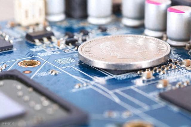 路透社：尽管面临诸多限制，中国正在缩小与美国在技术领域的差距