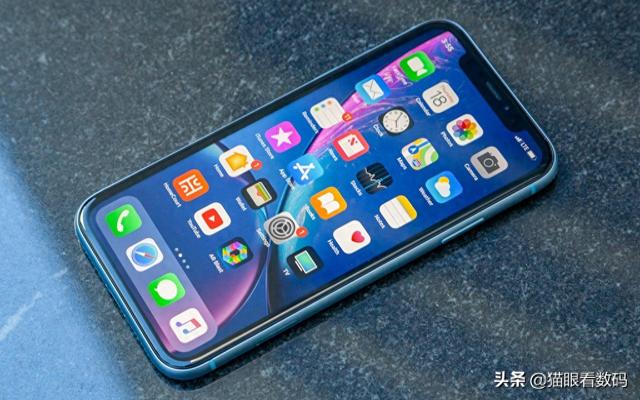 iphonexr值得买吗（中端机不如旧旗舰两千块的iPhone XR值不值得买）