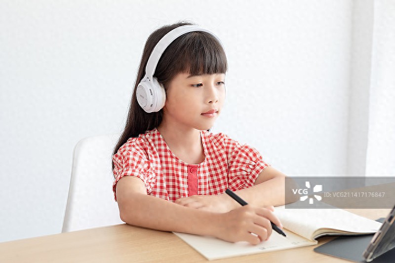 日常怎么练习英语听力?