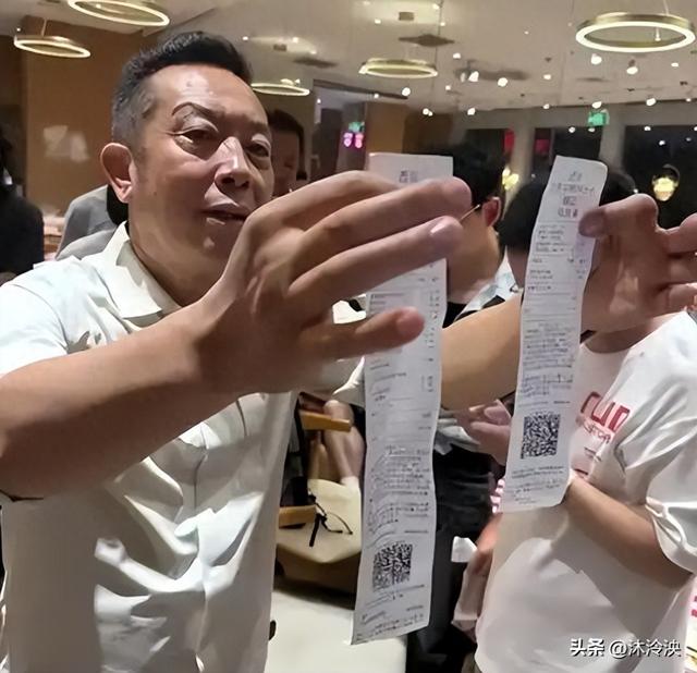 西贝再迎噩耗，9年老客户公开起诉，条件曝光，贾国龙已清空账号