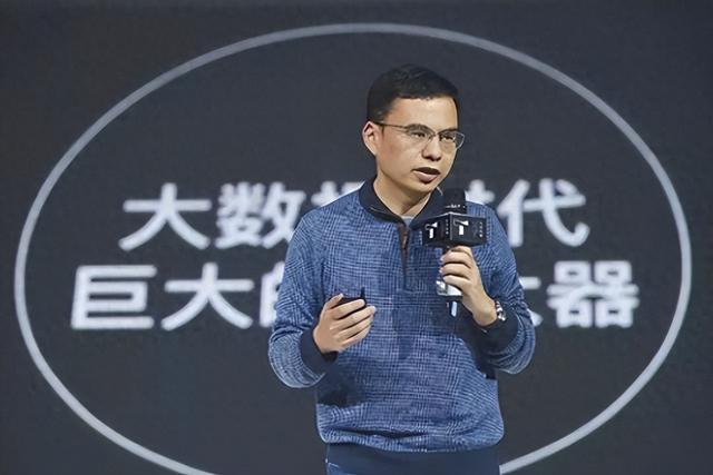 他身家几百亿却只开 20 万的车，8 亿人用他的产品，却没几人认识他