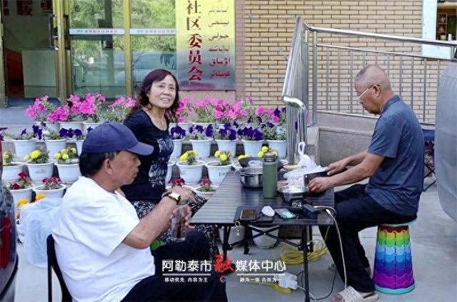 阿勒泰市共享卫生间+免费停车 游客直呼“细节暖到心窝里”