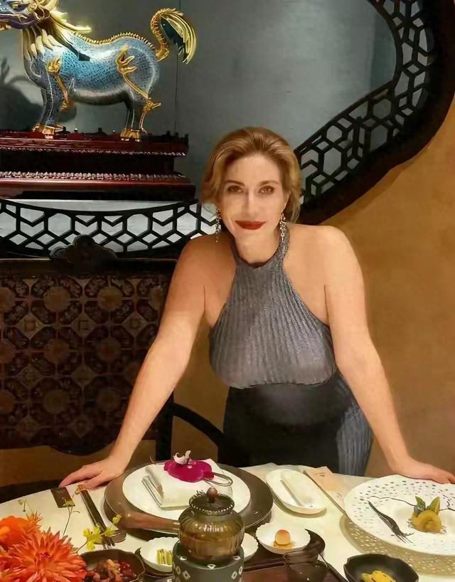 她这大体格身材，满分100分的话，你能最多打多少分