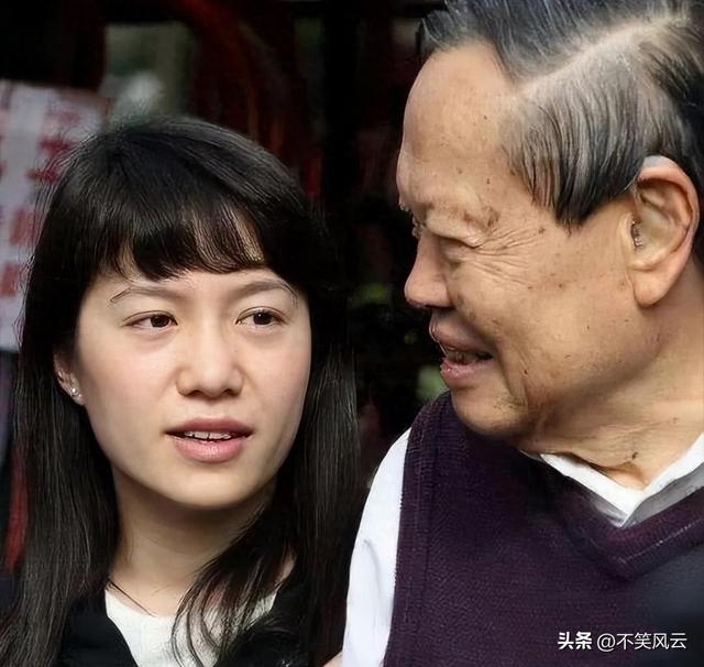 杨振宁离世仅2天，令人担心的事发生，原来翁帆一个字都没说错！