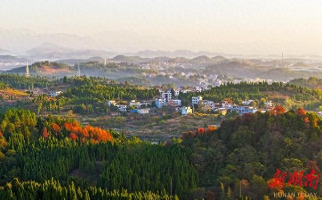 初冬山乡 美如画卷