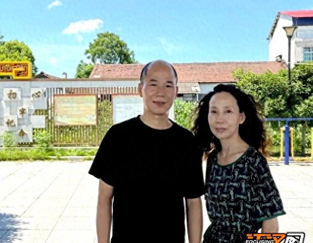 荆州：80后夫妻返乡“干大事”  古法新制变“草”为宝