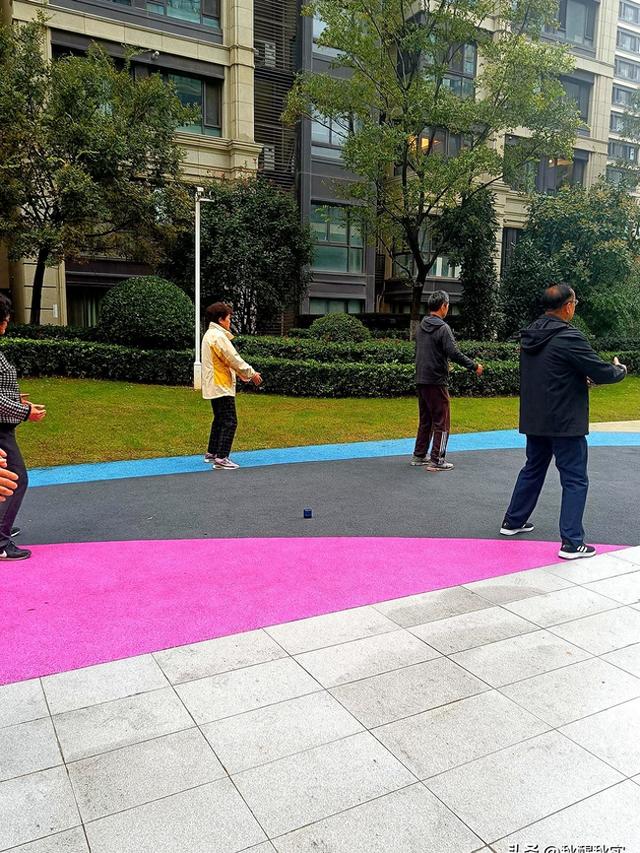 实则是柔中带刚