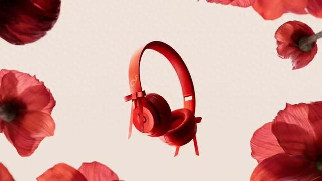 苹果联名JENNIE推 Beats Solo 4限量耳机：周五上市，售200美元