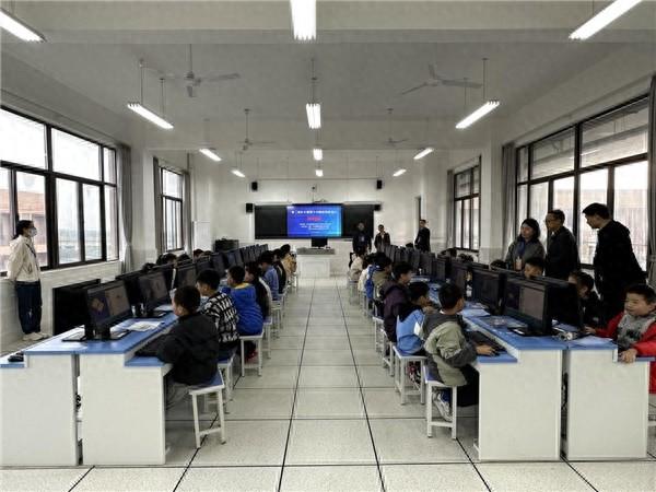 第二届长丰县青少年编程竞赛举行