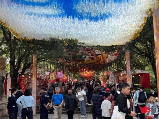 国庆首日，济南这9个公园景区共纳客9.5万余市民游客