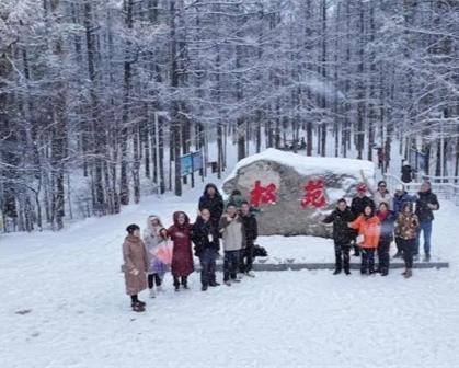 冬天来了后面补充句子（漠河下雪了）