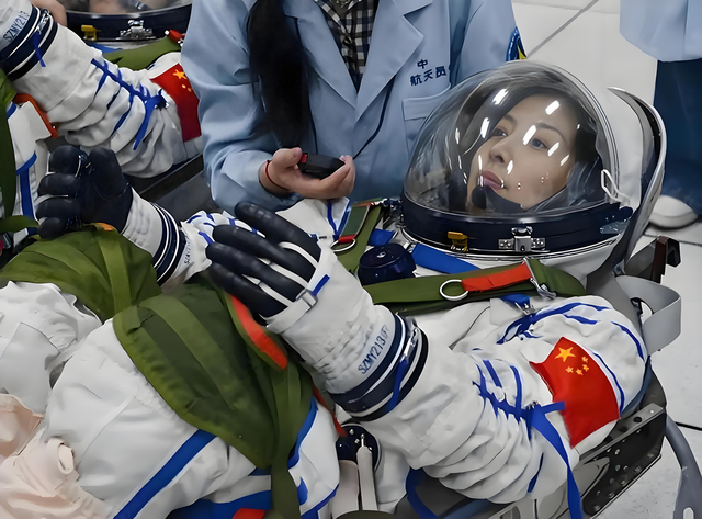 牺牲太大了！中国首个出舱女宇航员谈太空之旅：落地后路都走不了