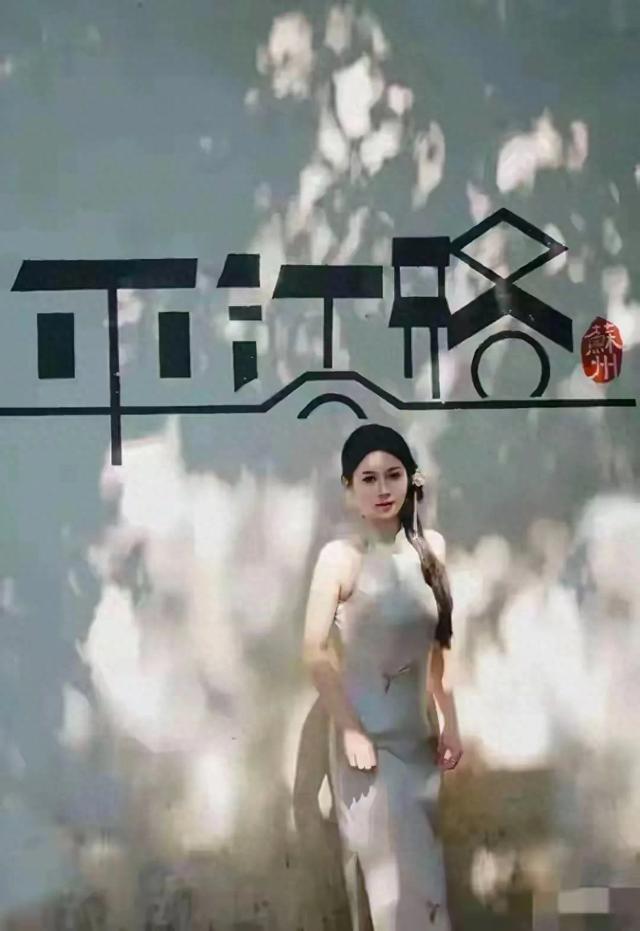 江苏徐州一校花仙姿玉色 堪称上帝吻过的容颜 美得让人移不开眼