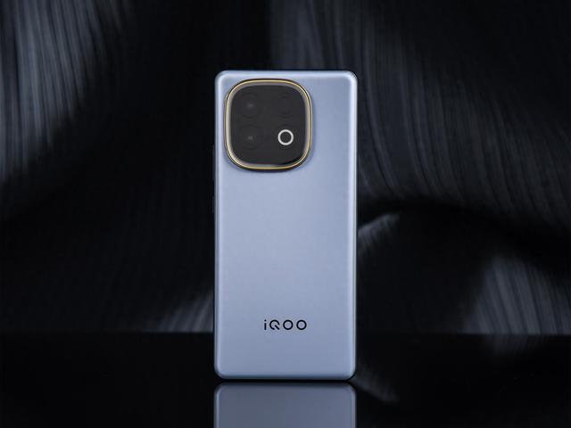 iQOO Z10 Turbo+：游戏党与续航焦虑者的选择