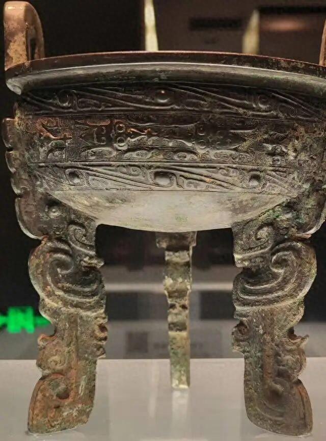 博物｜一件来自3000年前的商朝铜鼎，一个方国的未解之谜。