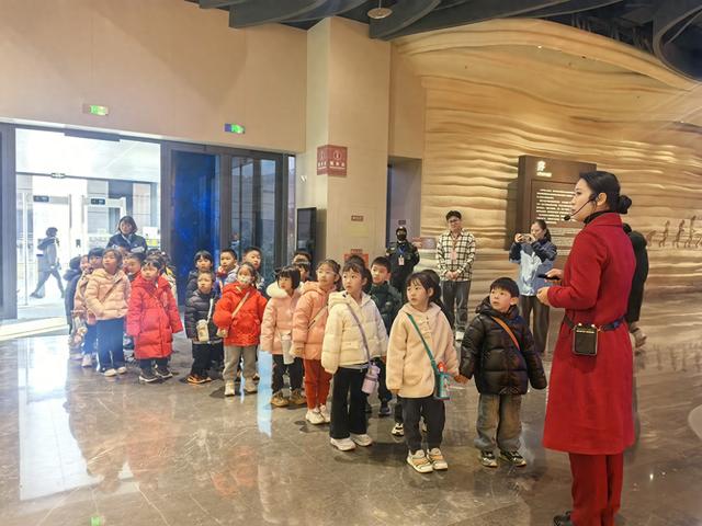 行走的课堂：天泽幼儿园大二班探秘大河村遗址博物馆