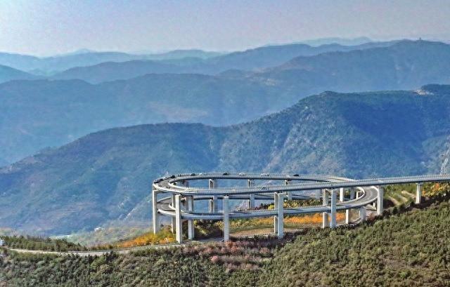 太原市天龙山网红桥风景如画