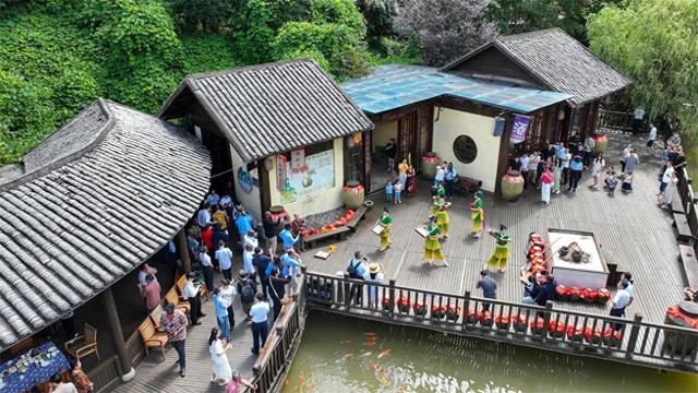 江西龙南：文旅融合绘新景 开放赋能迎客来