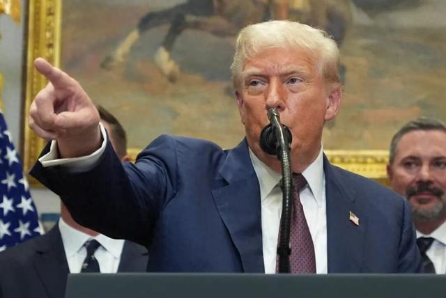 特朗普下令，美军打劫百万桶原油，不到72小时，中方直接甩国际法