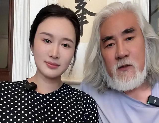 张纪中也没想到，为自己连生3胎的杜星霖，狐狸尾巴终究藏不住了