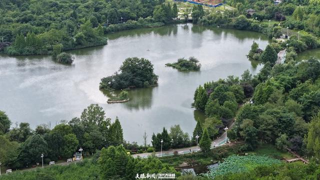 贵阳：推窗见绿、出门入园
