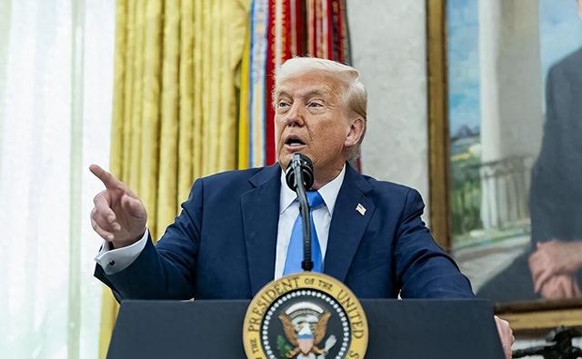 李在明还在睡梦中，特朗普突然下手了！美国宣布：对韩国加税10%