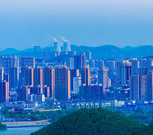 徐州藏在江苏却透着北方味，烙馍香飘巷子，当地人豪爽得让人踏实